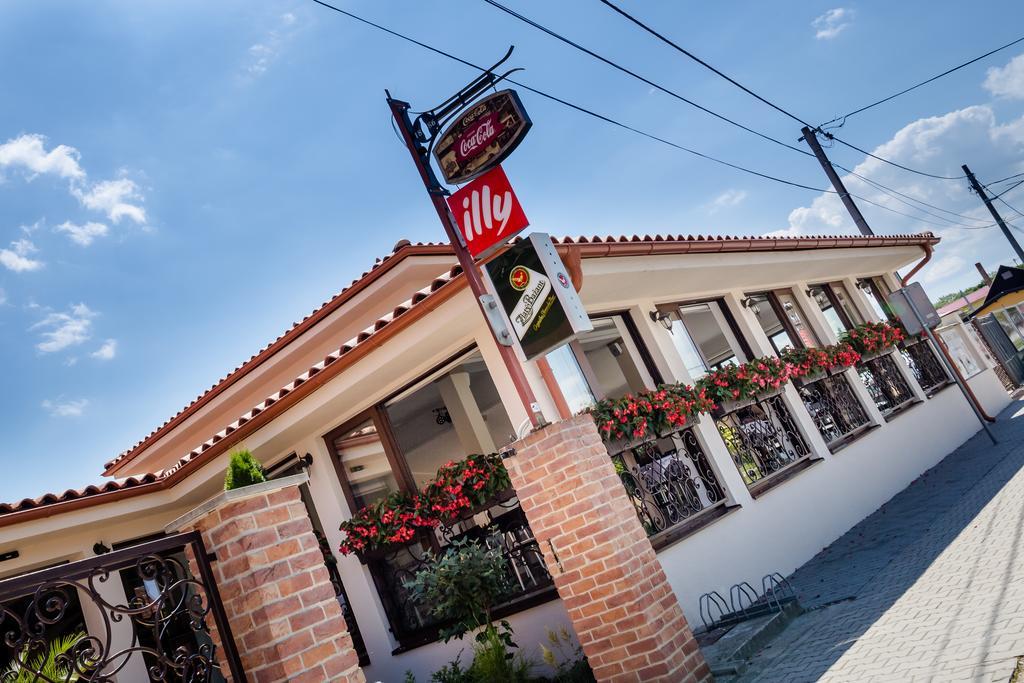 Corvin Pension And Restaurant Hotel Veľký Meder Exterior foto